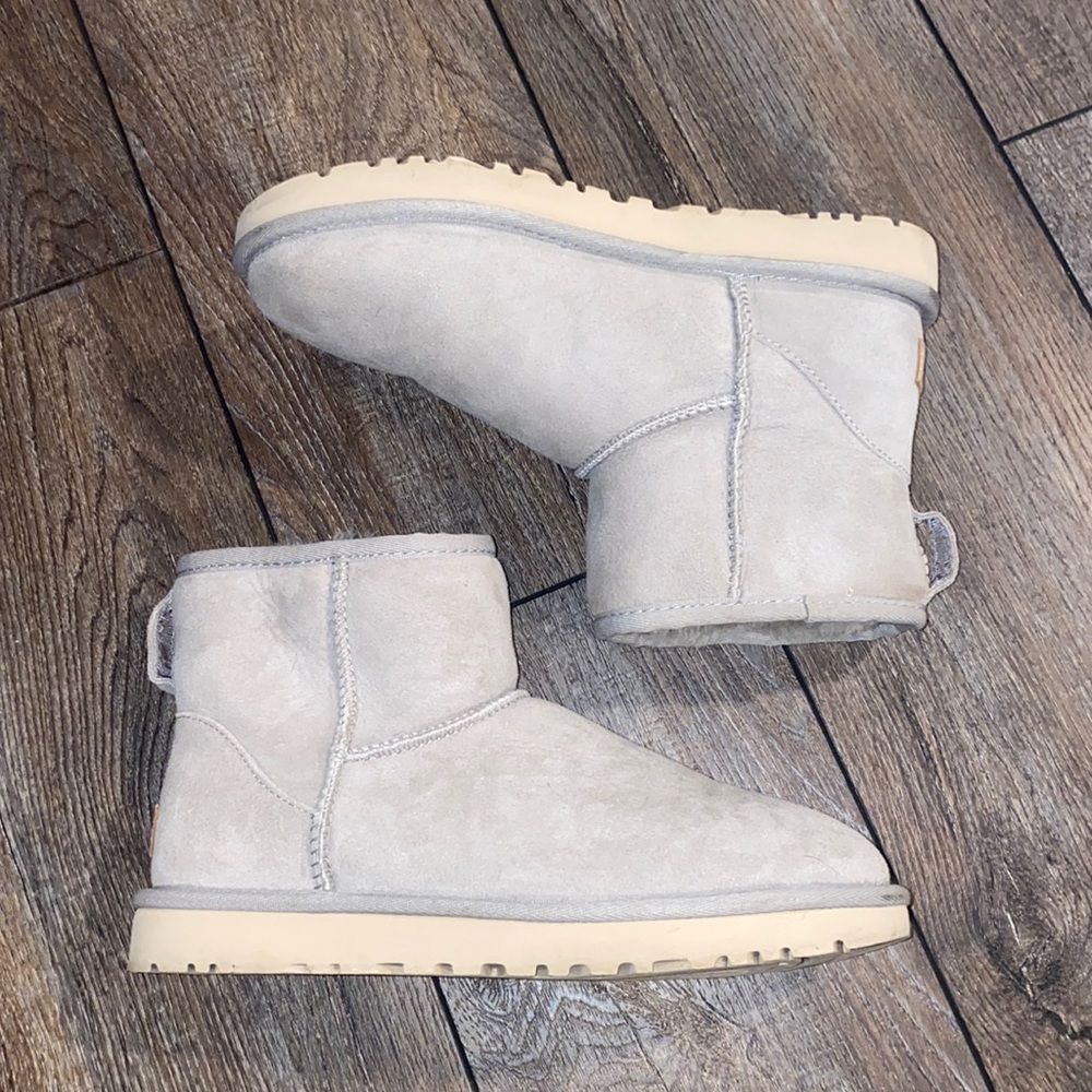 UGG mini boot